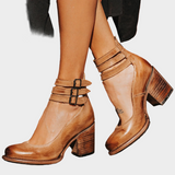 Čevlji z več trakovi in širokim peto