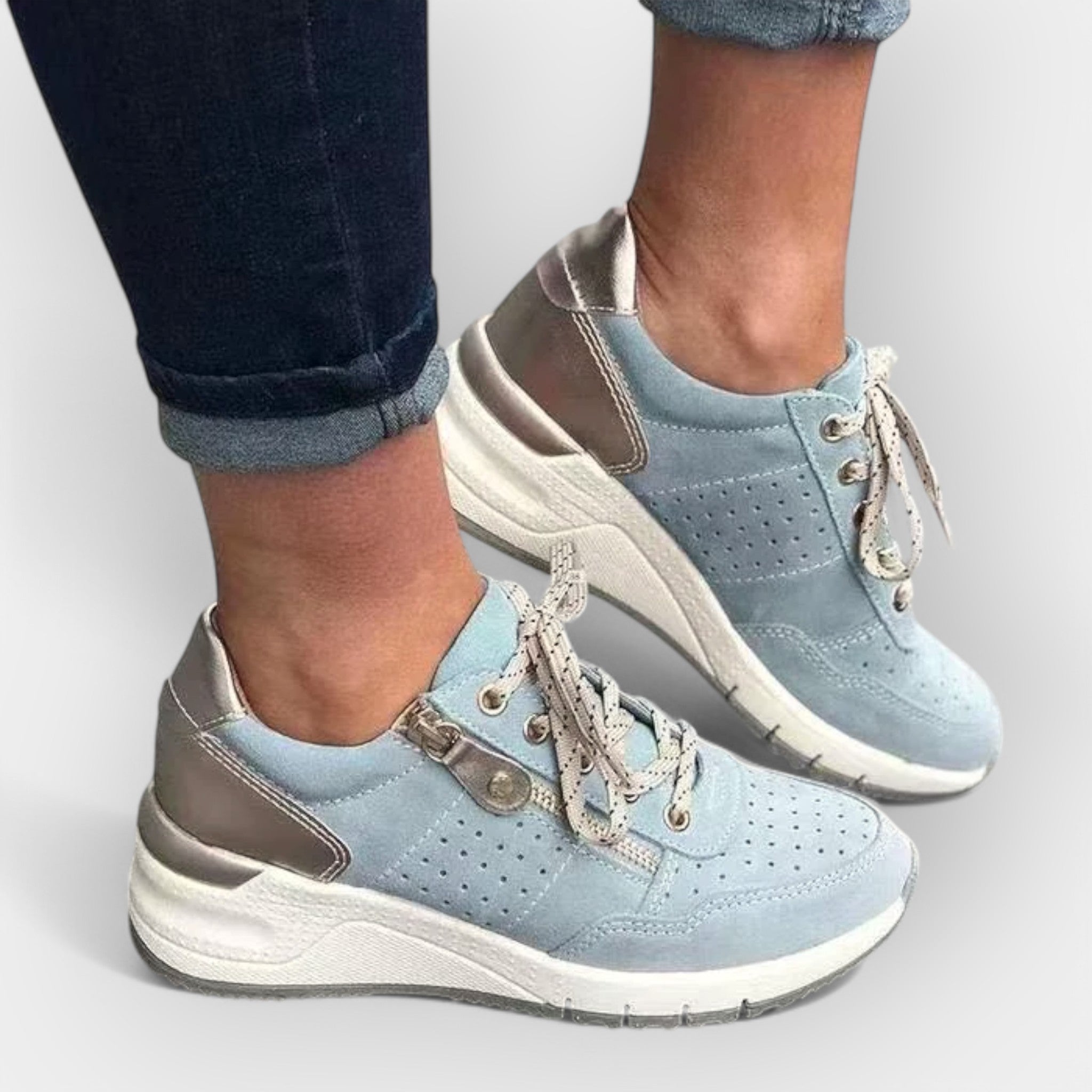 Anatomski čevlji za udobno hojo