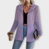 Elegantna Jopica s Kapuco in Sodobnimi Podrobnostmi