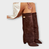 Visoke čevlje z elegantnim dizajnom