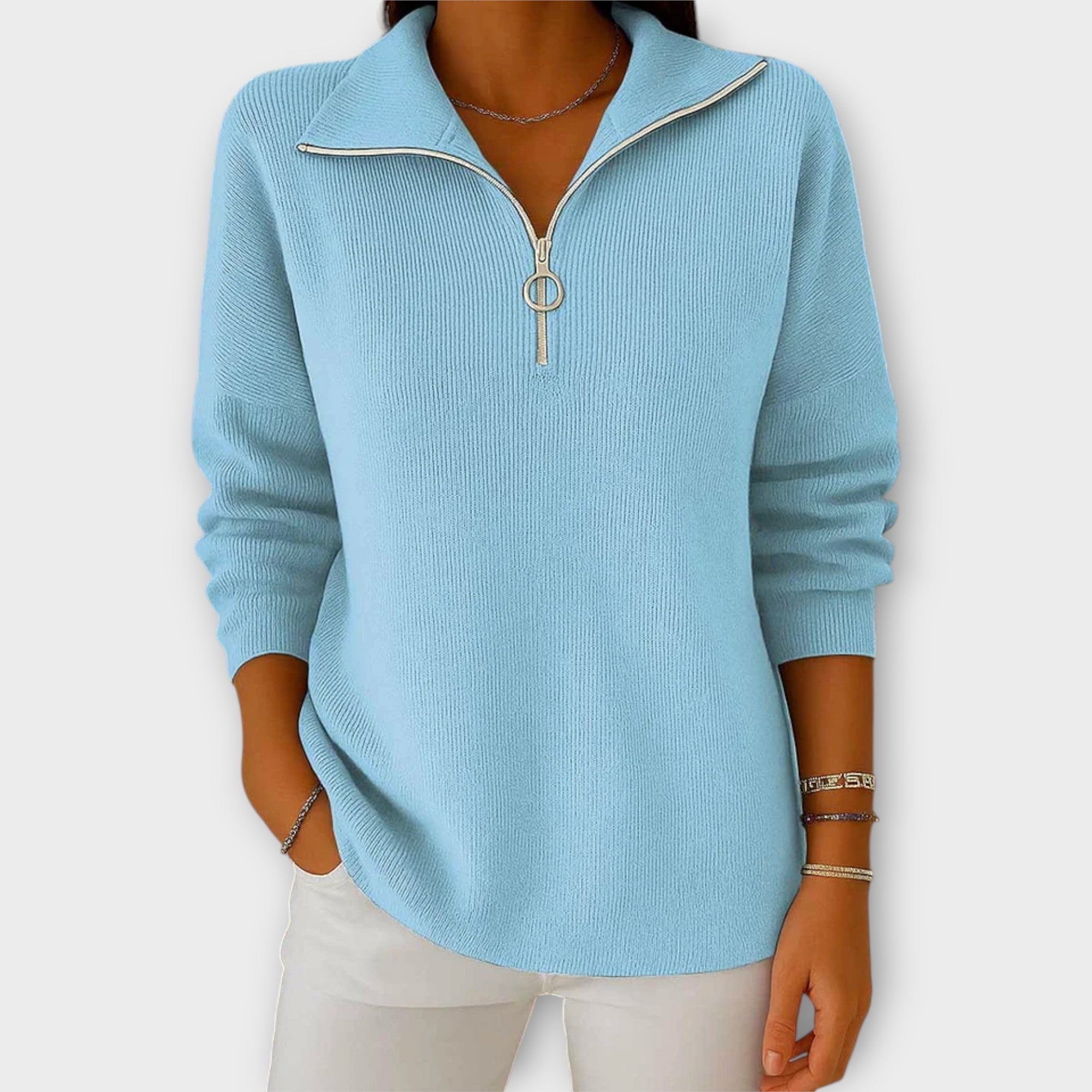 Pletena majica z zadrgo in elegantnim ovratnikom