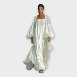 Zračno obleko z izpopolnjeno minimalistično estetiko