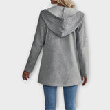 Elegantna Jopica s Kapuco in Sodobnimi Podrobnostmi