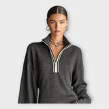 Pleteni pulover s sproščeno eleganco