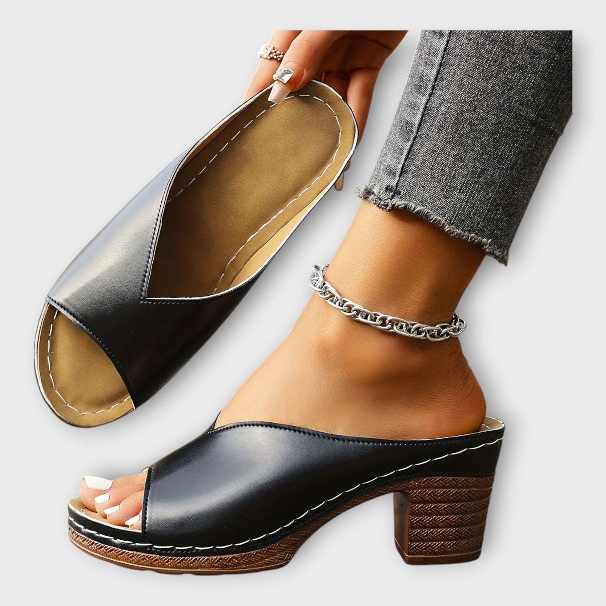 Sandali z Debelim Petam in Odprtim Petnim Delom