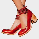 Čevlji z več trakovi in širokim peto