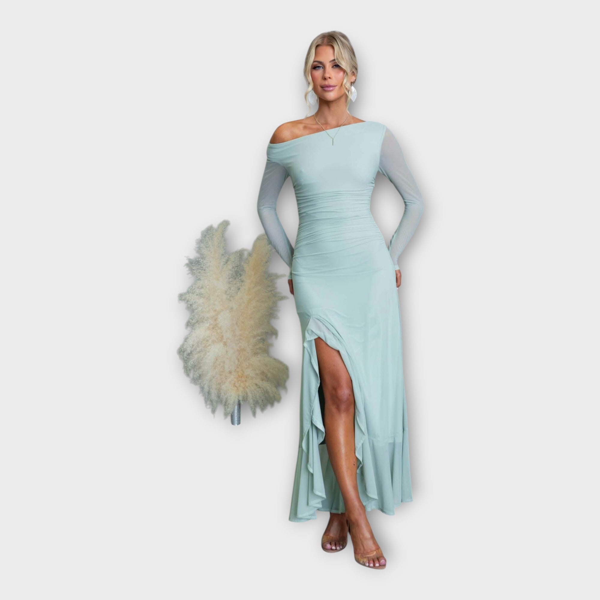 Impresivna obleka s prefinjeno silhueto