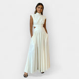 Stylish obleka z izrezi