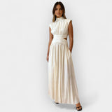 Stylish obleka z izrezi