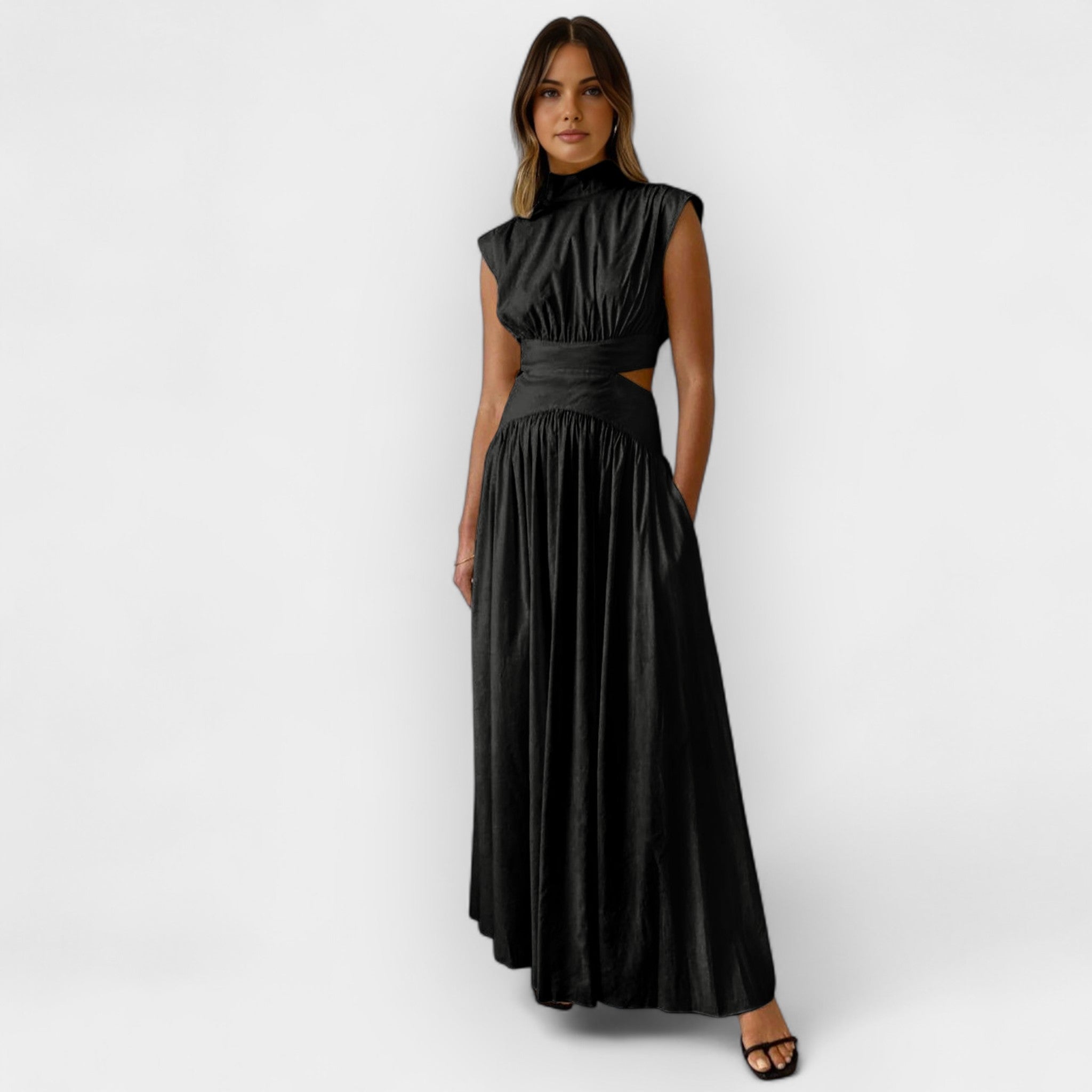 Stylish obleka z izrezi