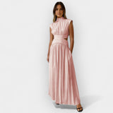 Stylish obleka z izrezi