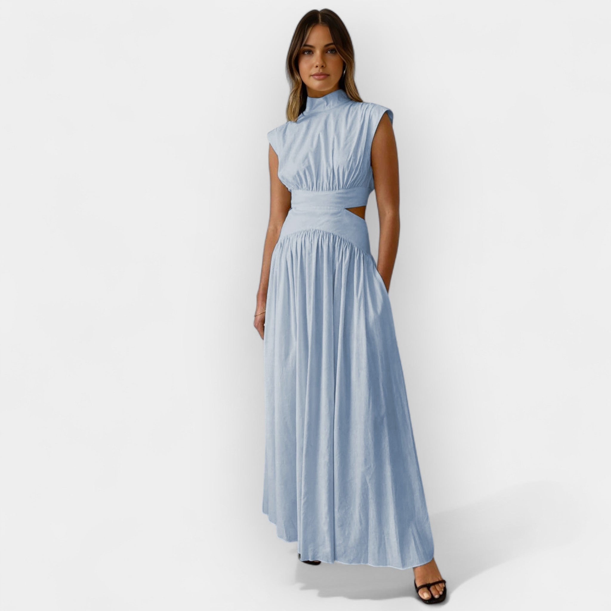 Stylish obleka z izrezi