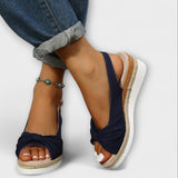 Poletni Sandali z Okrasno Piko