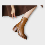 Čevlji z Elegantno Črto in Podrobnostjo Zadrge