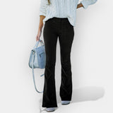 Visoko pasne hlače s širokimi hlačnicami