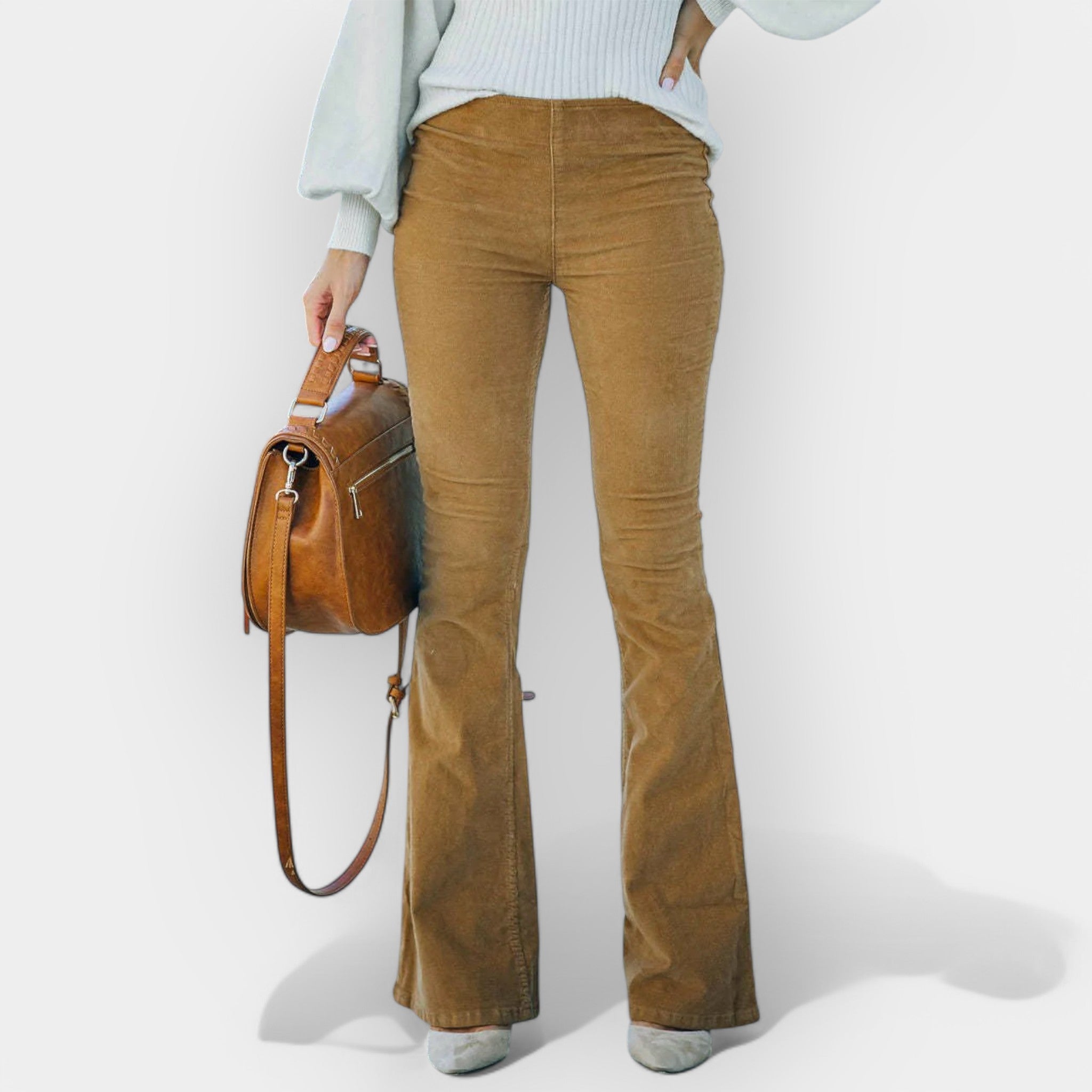 Visoko pasne hlače s širokimi hlačnicami