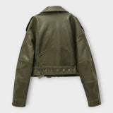 Moderna kratka usnjena jakna z pasom in izčiščeno estetiko
