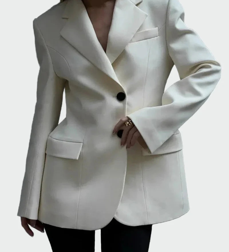 Sako z Impresivno Linijo in Gumbi