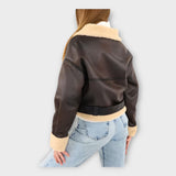 Moderna usnjena jakna z podlogo in pasom