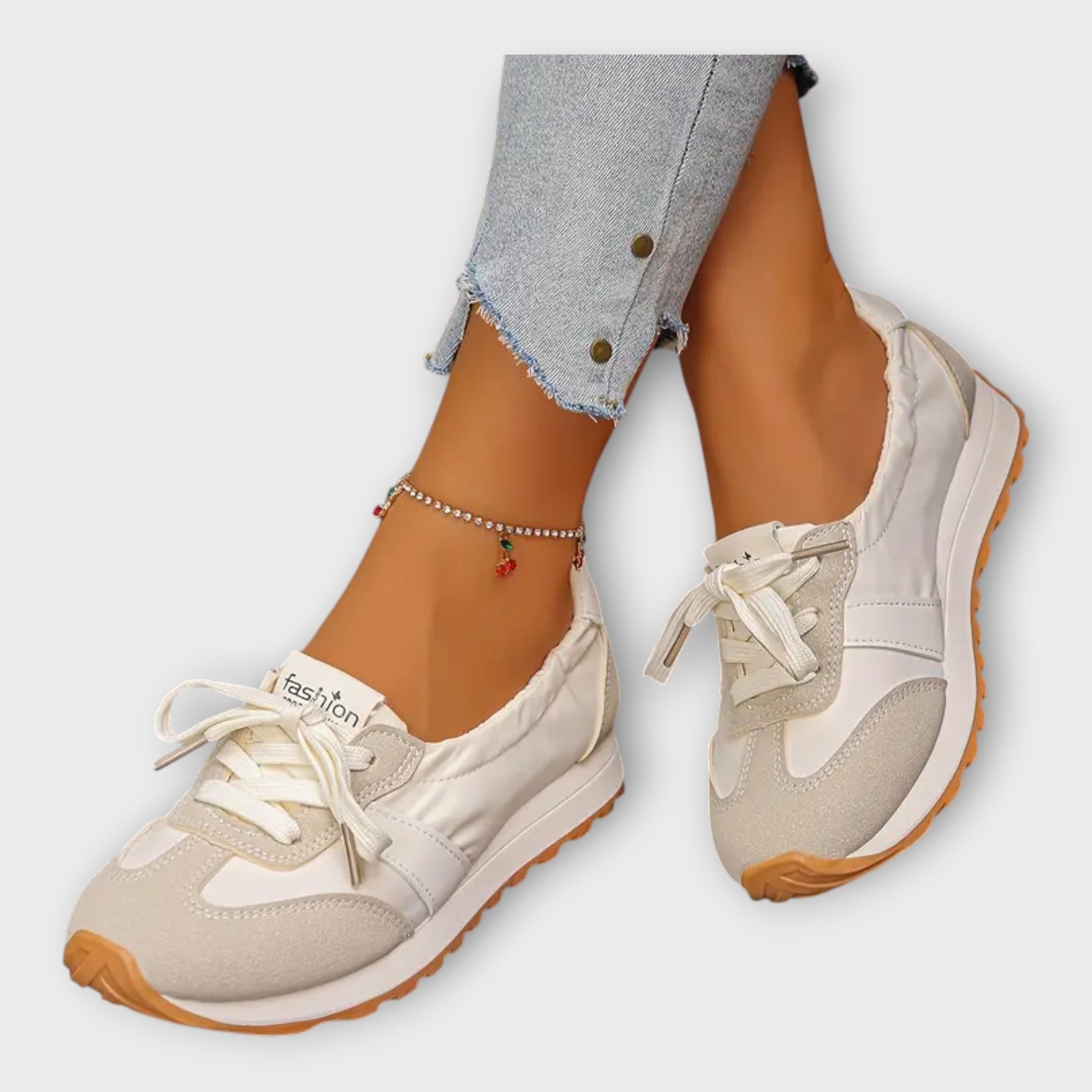 Elegantni Športni Čevlji s Časovno Preverjenim Stilom