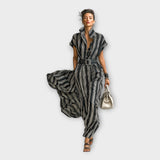 Dolga obleka z minimalno in rafinirano estetiko