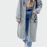 Dolgi plašč s kapuco