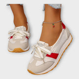 Elegantni Športni Čevlji s Časovno Preverjenim Stilom