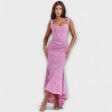 Dolga obleka z elegantnim in izpopolnjenim korzetom