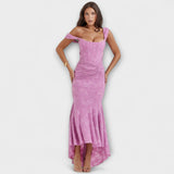 Dolga obleka z elegantnim in izpopolnjenim korzetom