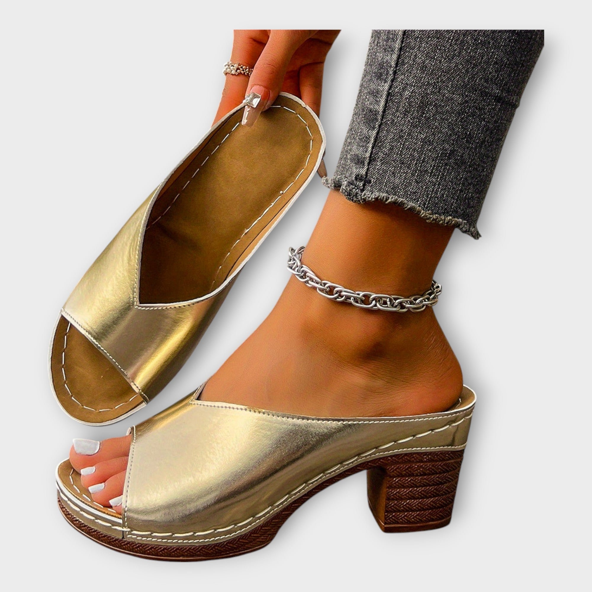 Sandali z Debelim Petam in Odprtim Petnim Delom