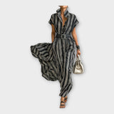 Dolga obleka z minimalno in rafinirano estetiko