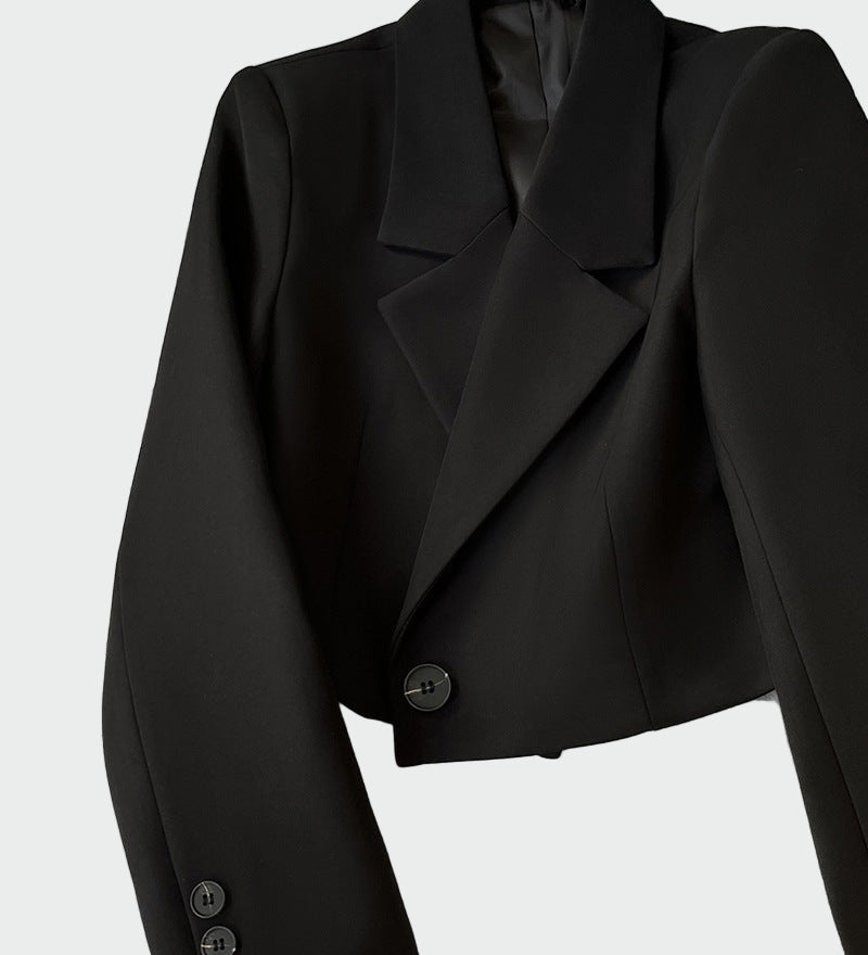 Elegantna jakna v rafinirani liniji