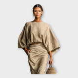 Komplet z elegantnim in prilagodljivim dizajnom