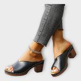 Sandali z Debelim Petam in Odprtim Petnim Delom