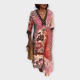 Večbarvna obleka s gumbi in 3/4 rokavi