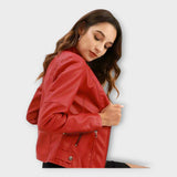 Elegantna usnjena jakna z modernim krojem in brezčasnim stilom