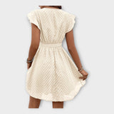 Elegantna obleka z izpopolnjeno estetiko